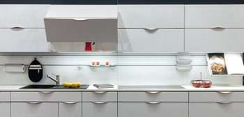 Handle profile, Handle installed across the entire width of the cabinet, aluminium